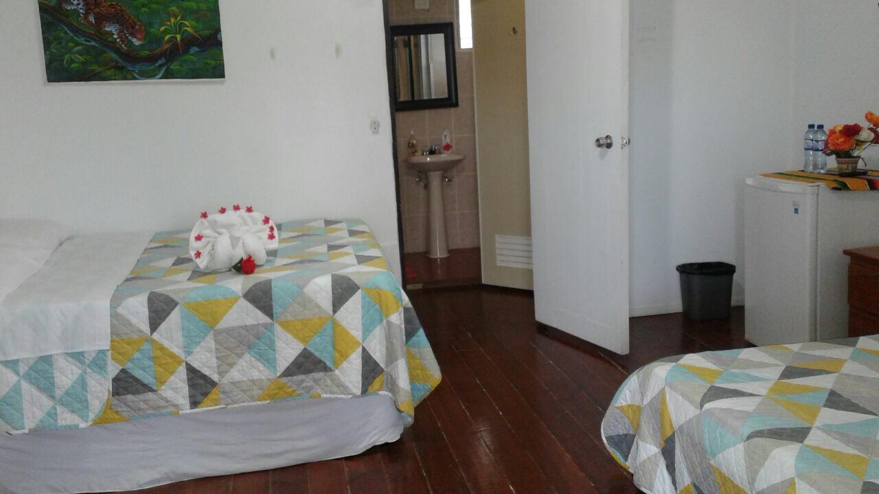 Bella Sombra Guest House Kings Park Belize City Ngoại thất bức ảnh